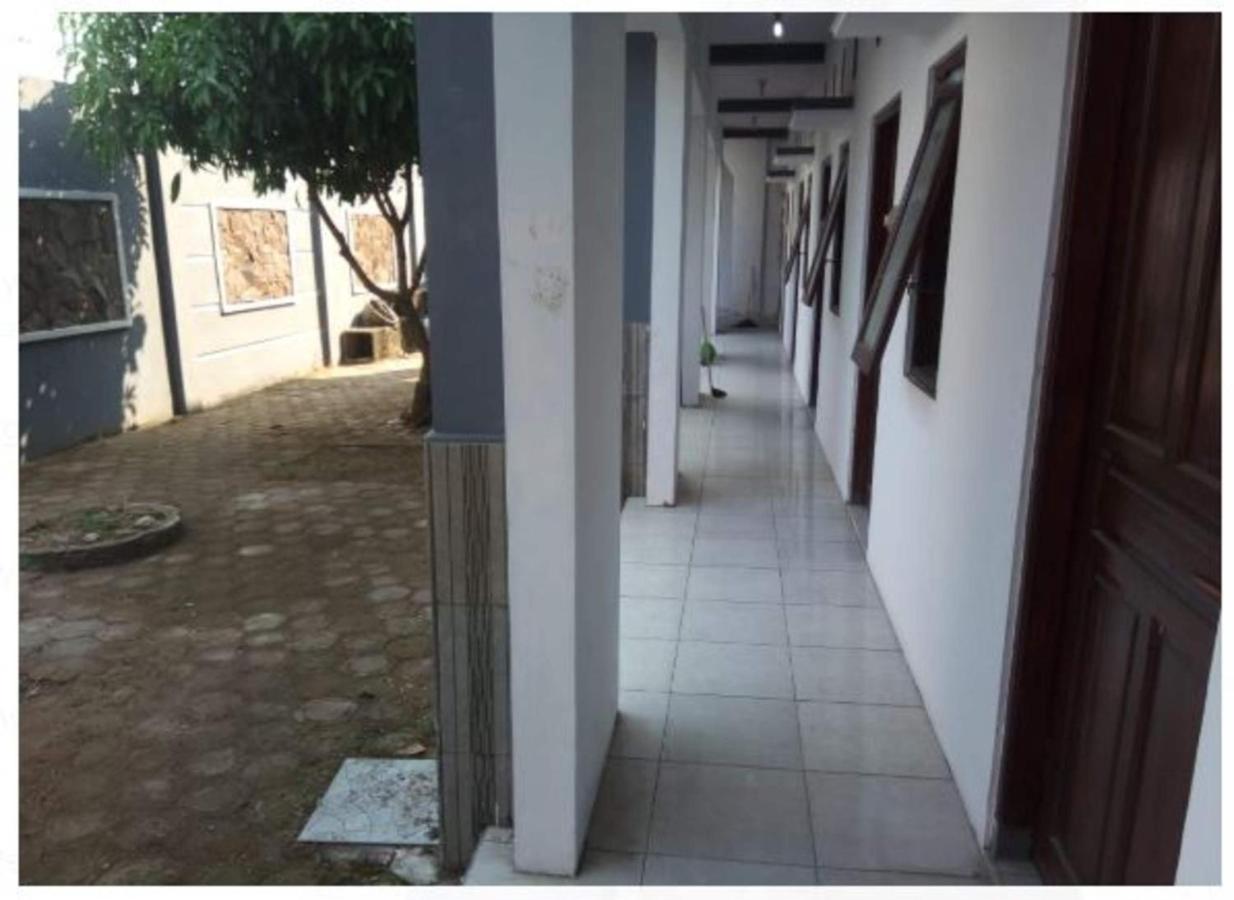 Griya Anugerah Hotel Mojokerto Eksteriør billede